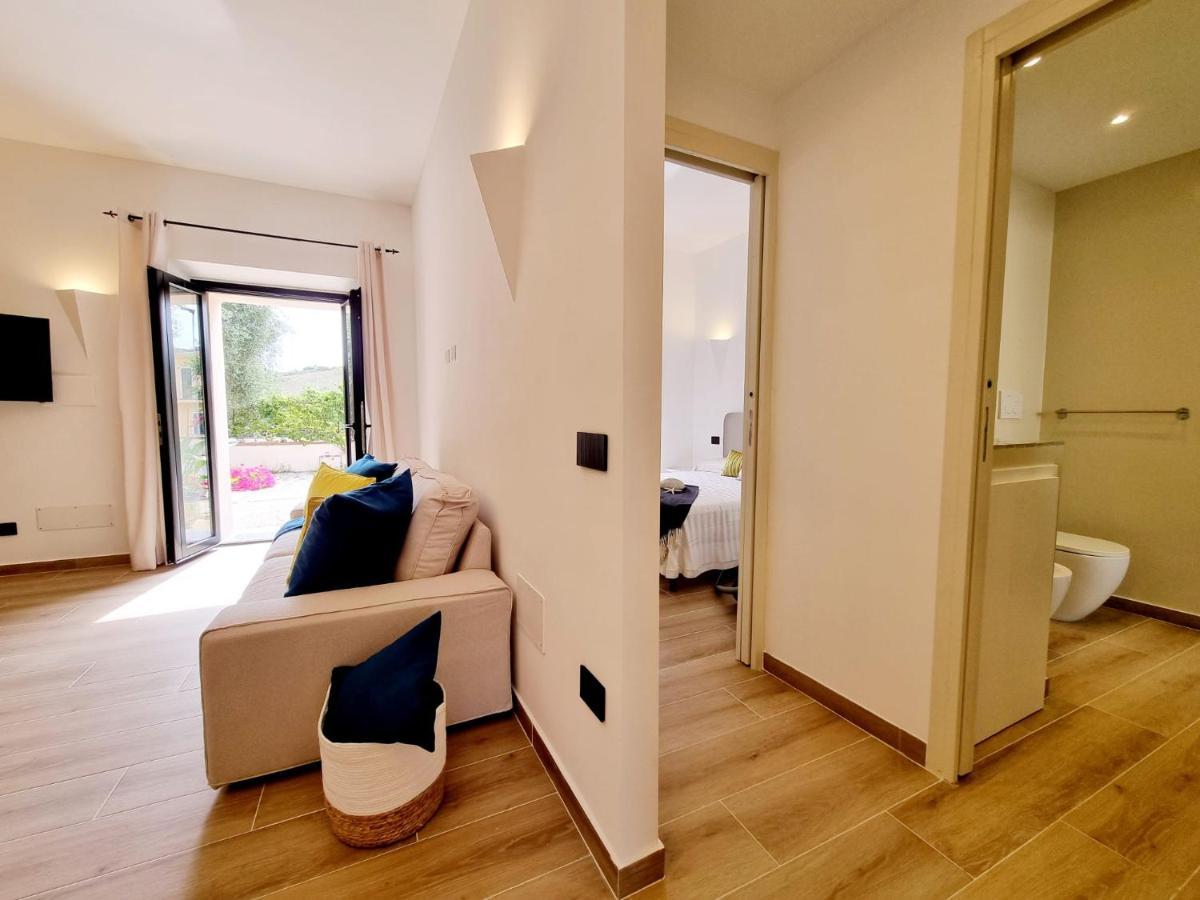 Stazzo San Teodoro Il Ginepro Piscina Condivisa Apartment ภายนอก รูปภาพ
