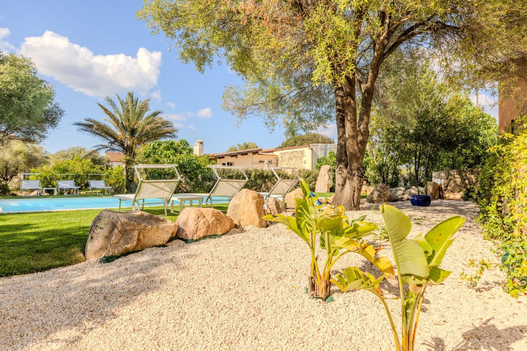 Stazzo San Teodoro Il Ginepro Piscina Condivisa Apartment ภายนอก รูปภาพ